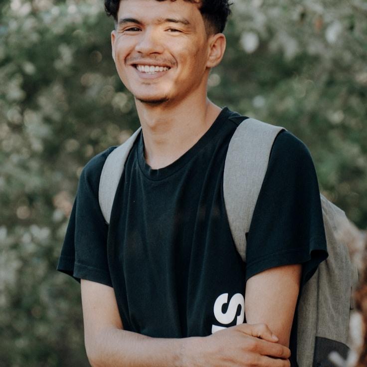 Portrait of Alex Carter, community mentor and Italian cuisine specialist